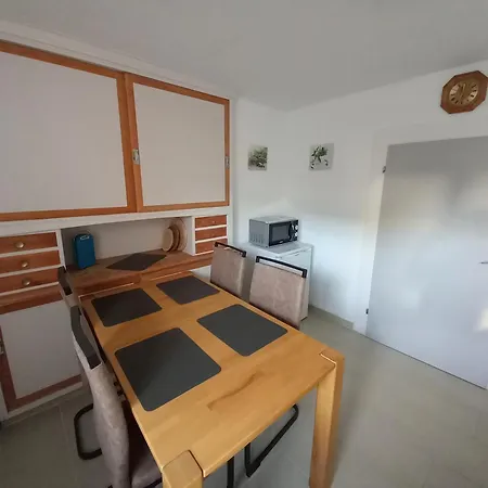 Zum Schienerberg Apartment *