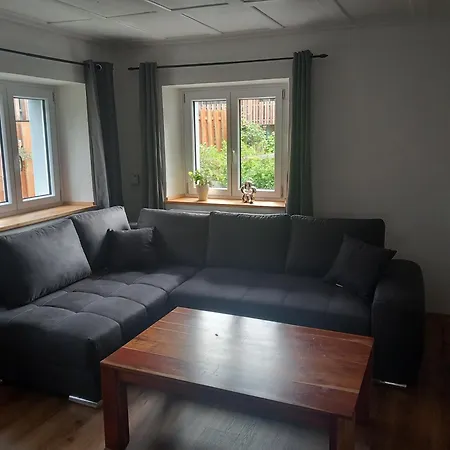 Zum Schienerberg Apartman *