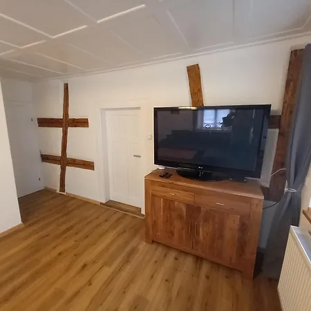 Zum Schienerberg Apartman